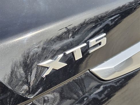 Used 2022 Cadillac XT5 Premium Luxury image 17