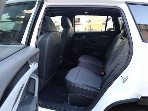 New 2026 Volkswagen Tiguan SE R-Line image 21