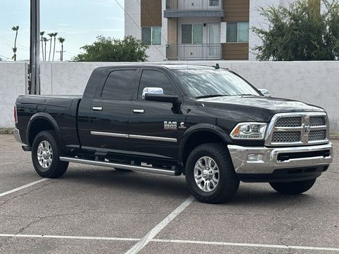 Used 2018 RAM 2500 Laramie w/ Convenience Group AWD/4WD image 3