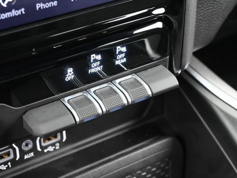 Used 2025 RAM 1500 Big Horn image 26