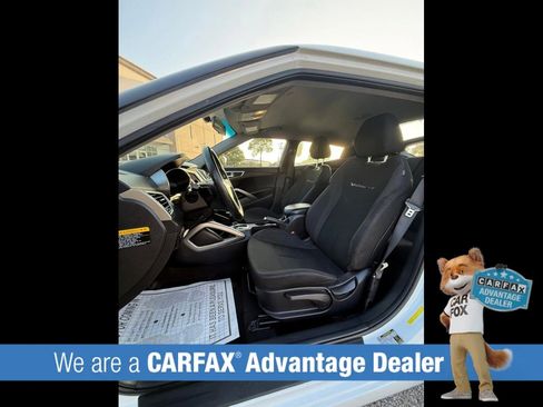 Used 2017 Hyundai Veloster FWD image 17