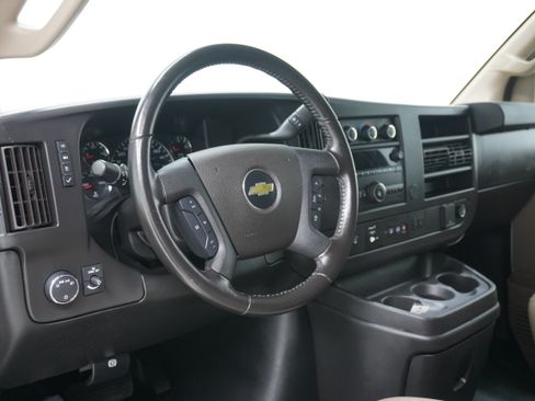 Used 2021 Chevrolet Express 3500 w/ Driver Convenience Package RWD image 8