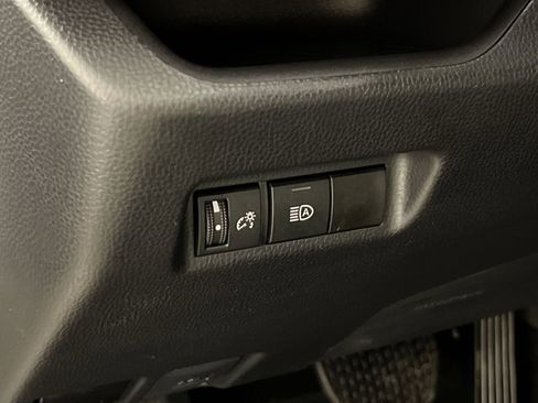 Used 2025 Toyota RAV4 LE image 31