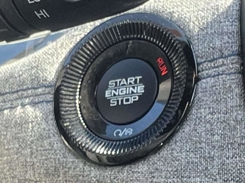 Certified 2024 Jeep Compass Latitude image 25