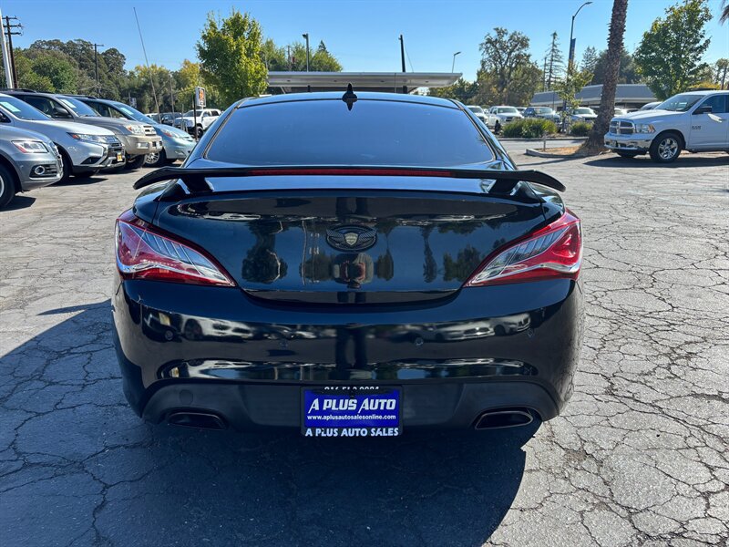 Used 2015 Hyundai Genesis 3.8 RWD image 4