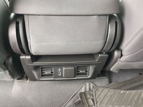 Used 2023 Chevrolet Silverado 1500 LT AWD/4WD image 28