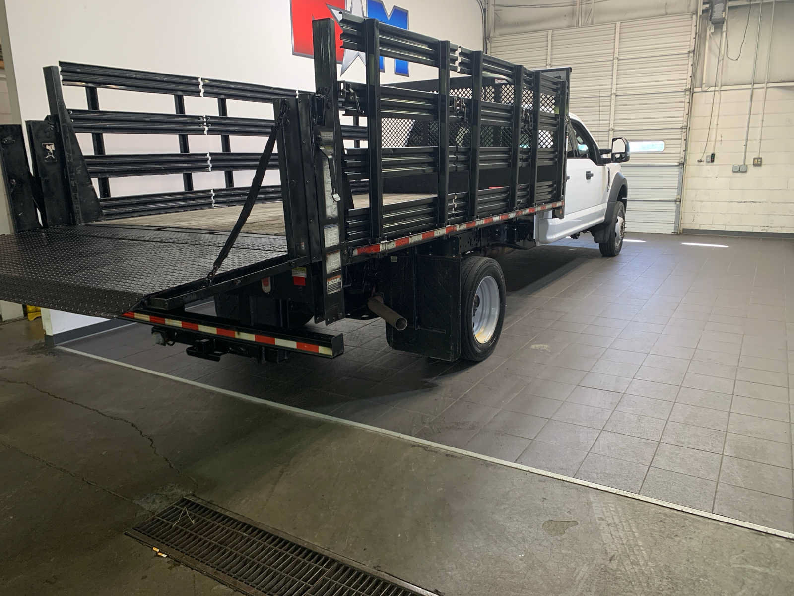 Used 2020 Ford F550 4x4 Crew Cab Super Duty image 3