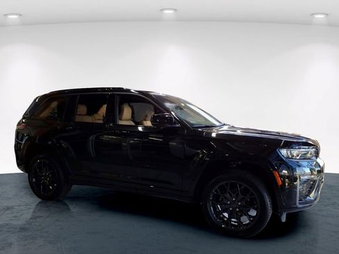New 2026 Jeep Grand Cherokee Summit AWD/4WD image 8