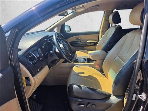 Used 2017 Kia Sedona SX FWD image 11