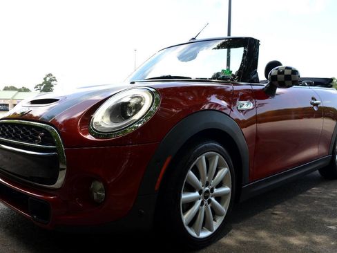 Used 2018 MINI Cooper S image 8