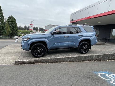 Certified 2025 Toyota 4Runner Platinum AWD/4WD image 5