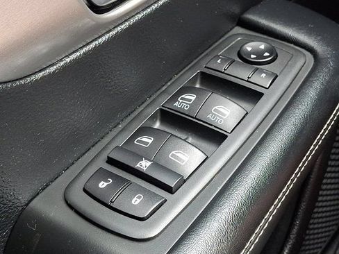 Used 2020 Chrysler Pacifica Touring-L w/ Advanced Safetytec Group AWD/4WD image 31