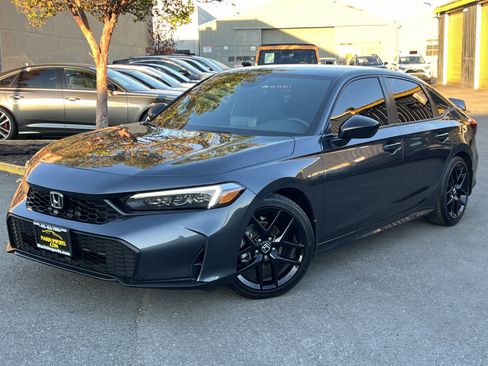 Used 2025 Honda Civic Sport image 1