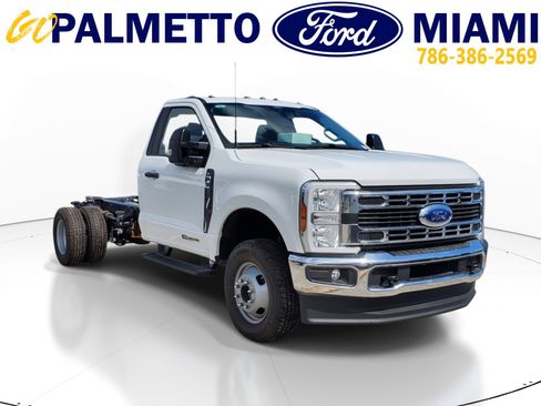 New 2024 Ford F350 XL w/ XL Chrome Package image 1