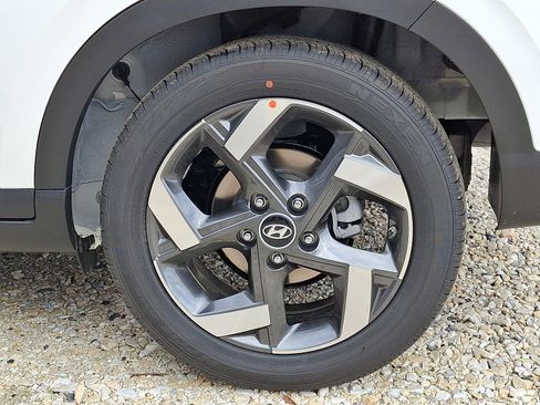 New 2026 Hyundai Venue SEL image 18