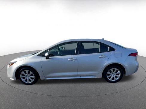 Used 2025 Toyota Corolla LE image 9