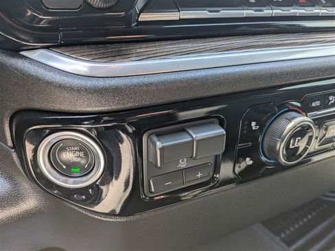 Used 2025 Chevrolet Silverado 2500 LT w/ Convenience Package AWD/4WD image 24