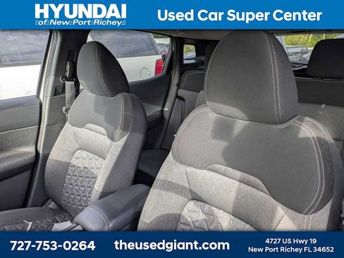 Used 2025 Nissan Kicks SV AWD/4WD image 3