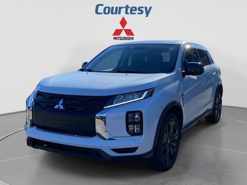 Used 2023 Mitsubishi Outlander Sport ES AWD/4WD image 2