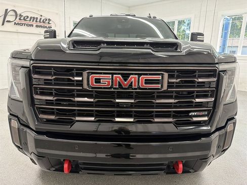 Used 2024 GMC Sierra 2500 AT4X AWD/4WD image 2