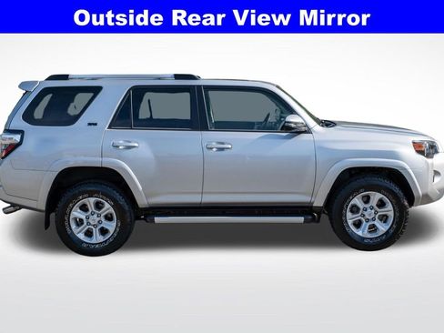 Used 2022 Toyota 4Runner SR5 Premium w/ Moonroof Package AWD/4WD image 8