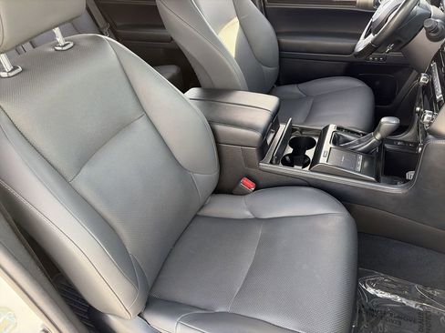 Used 2023 Lexus GX 460 Premium w/ Premium Package AWD/4WD image 26