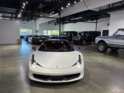 Used 2015 Ferrari 458 Spider RWD image 16