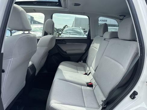 Used 2018 Subaru Forester 2.5i Premium w/ All-Weather Package AWD/4WD image 19