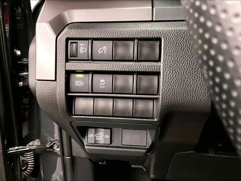 Used 2024 Toyota Tacoma SR5 AWD/4WD image 38