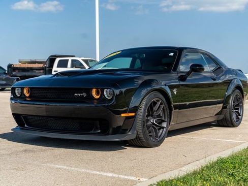 Used 2018 Dodge Challenger SRT Hellcat image 3