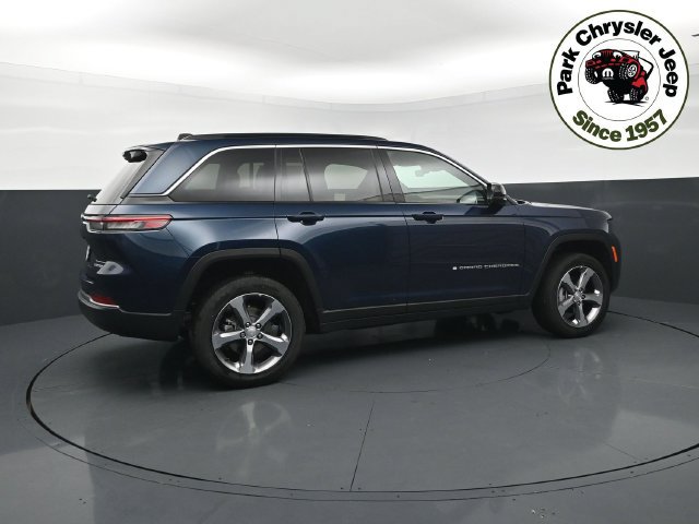 New 2026 Jeep Grand Cherokee Limited w/ Trailer Tow Package AWD/4WD image 6
