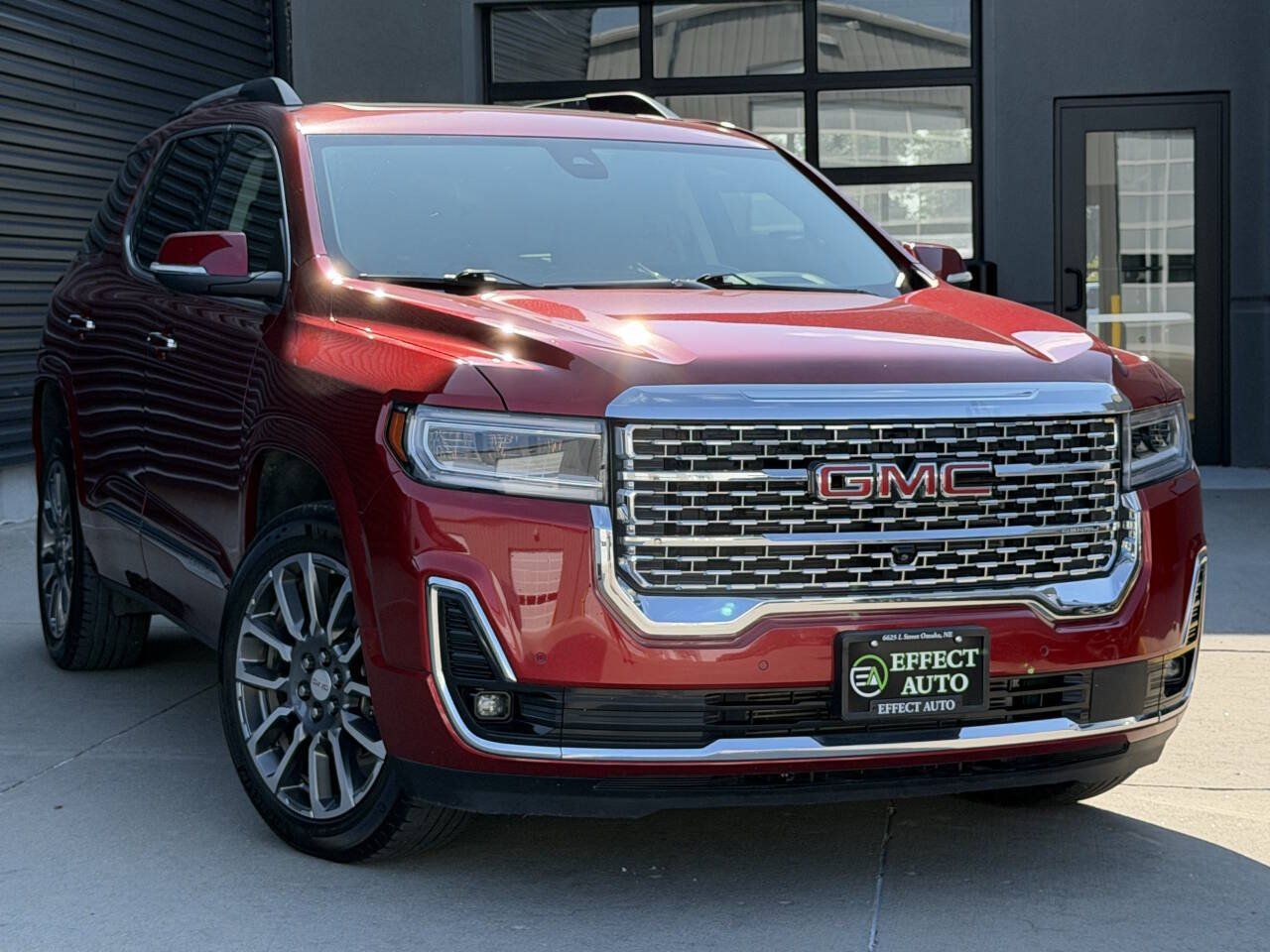 Used 2021 GMC Acadia Denali w/ Denali Ultimate Package AWD/4WD image 5