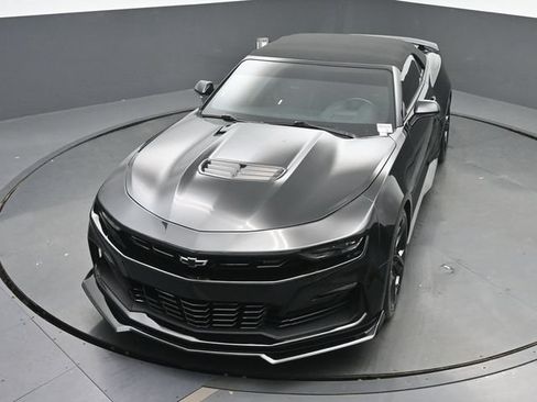 Used 2020 Chevrolet Camaro SS RWD image 34