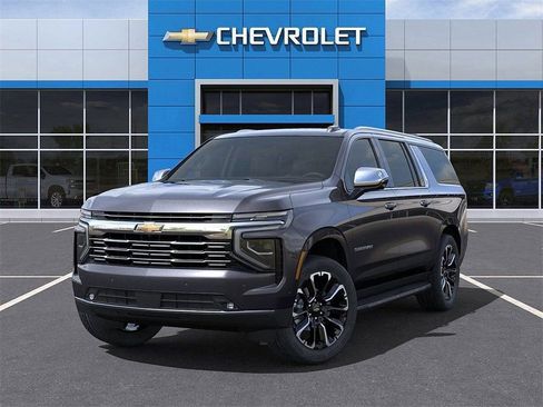 New 2025 Chevrolet Suburban Premier image 6