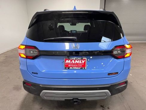 Used 2025 Honda Pilot TrailSport image 4