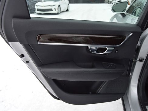 Used 2017 Volvo S90 T6 Momentum w/ Vision Package image 19