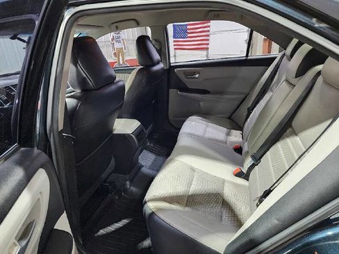 Used 2015 Toyota Camry SE FWD image 10