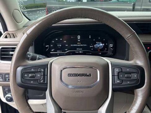 Used 2022 GMC Yukon Denali AWD/4WD image 34