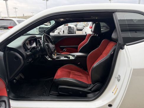 Used 2020 Dodge Challenger R/T w/ Plus Package image 26