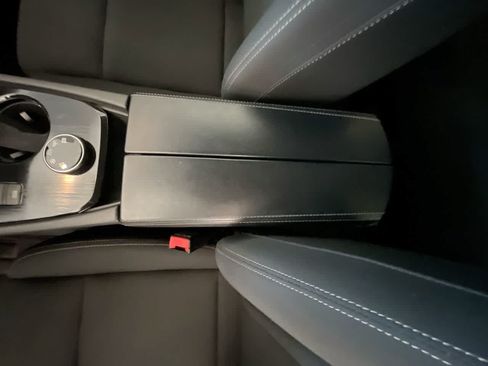 Used 2024 Nissan Rogue S AWD/4WD image 20