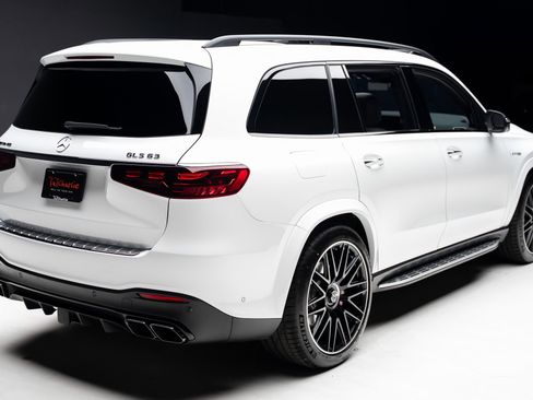 Used 2025 Mercedes-Benz GLS 63 AMG 4MATIC image 37