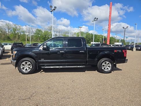 Used 2017 Ford F150 XLT w/ Equipment Group 302A Luxury image 4