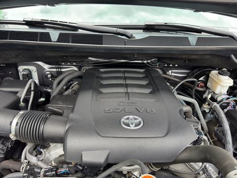 Used 2019 Toyota Tundra SR5 w/ SR5 Upgrade Package AWD/4WD image 20