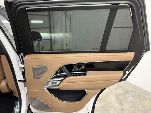 Used 2025 Land Rover Range Rover Long Wheelbase Autobiography image 85