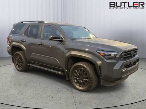 Used 2026 Toyota 4Runner SR5 AWD/4WD image 6