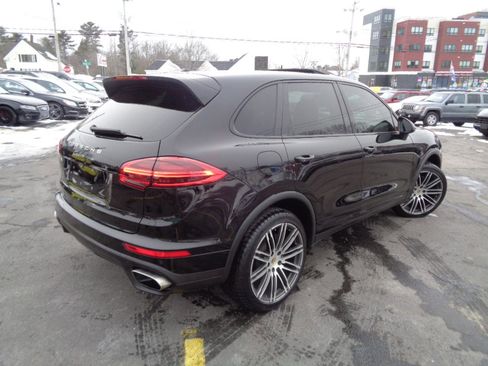 Used 2016 Porsche Cayenne Platinum Edition image 4