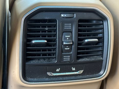 Used 2018 Porsche Macan Sport Edition image 16