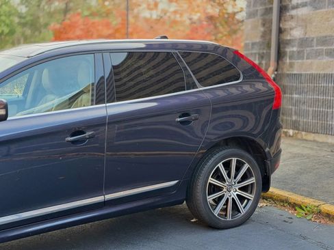 Used 2017 Volvo XC60 T6 Inscription w/ Climate Package AWD/4WD image 13