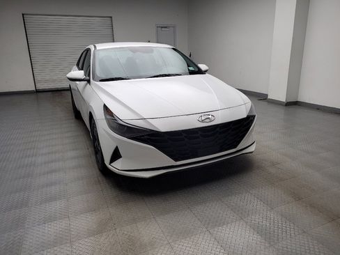 Used 2023 Hyundai Elantra SEL FWD image 14