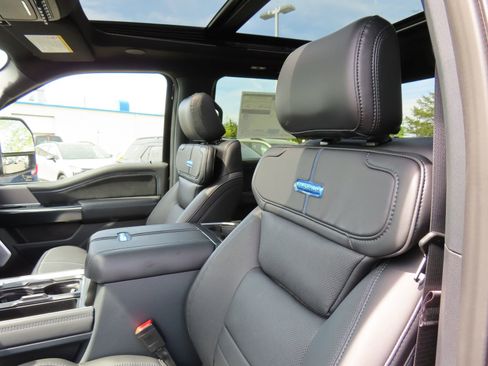 New 2026 Ford F250 Platinum AWD/4WD image 19